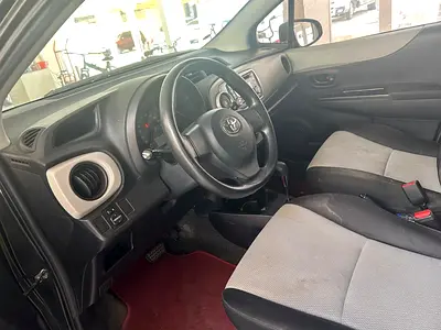 2014 Toyota YARIS 照片 4