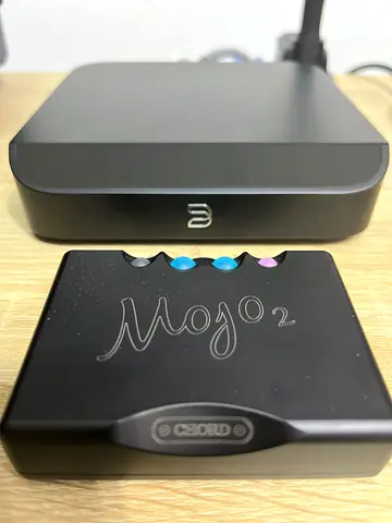 Chord Mojo 2 DAC with Bluesound Node (digital music streamer) - Excellent consition.
