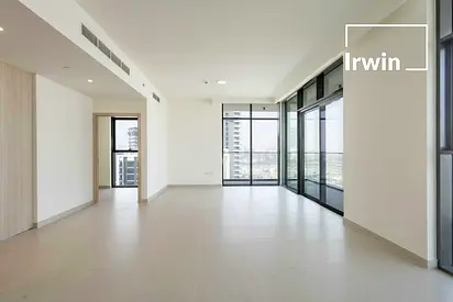 Top Floor | Corner Unit | 2 Parkings