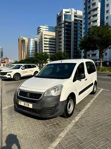 Peugeot Partner 2018 | Reliable Work Van | GCC Specs