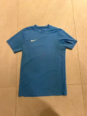 Nike dri fit gym top small