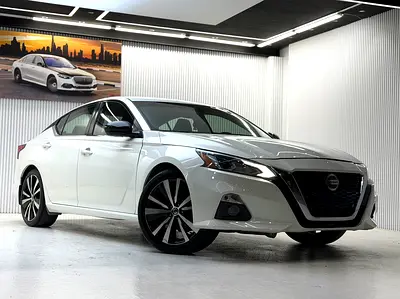 Nissan Altima SR 2022 - American Specs - Sporty & Reliable