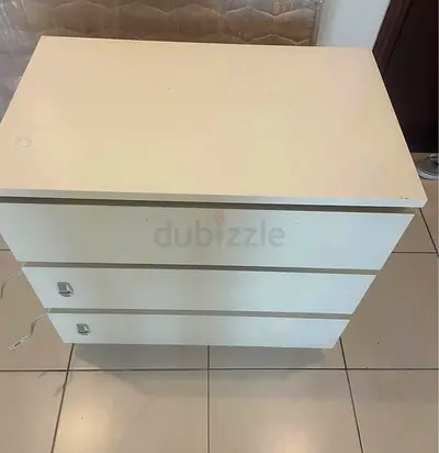 Chest of drawer