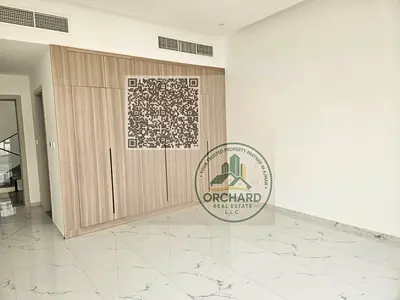 Prime Location Villa 5 Master Bed + Maids room +Huge Majlis With Balcony