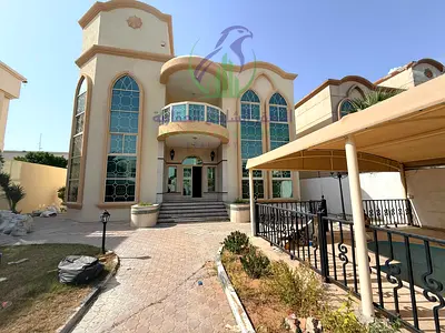 فيلا طابقين فخمة للاجار في شرقان ضاحية الحيرة مسبح خاص حديقة واسعة أربع غرف ماستر إطلالة بحرية من الرووف تراس كبير صالتين