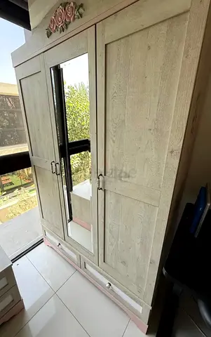 Light wood 3-door wardrobe with mirror and floral top - good condition
