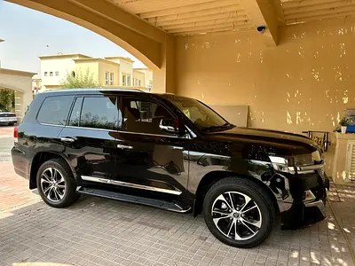 V8 Toyota Land Cruiser GXR Grand Touring 2021 | GCC Specs