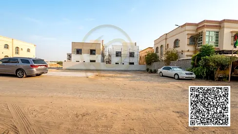 Prime Location close to the main road || Excellent Price