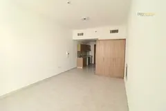 Central mall view Bright and specious Studio