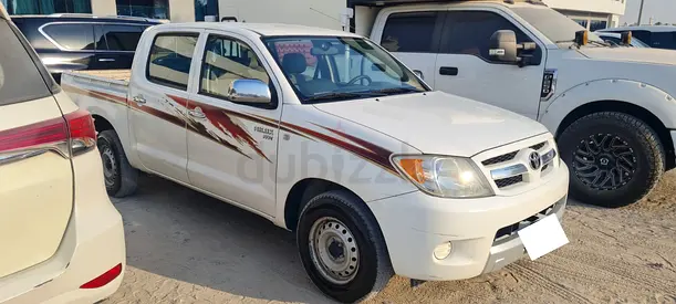 TOYOTA HILUX 2008 GULF GCC AL FUTTAIM ORIGINAL PAINT USED IN HOME NEW TYRES