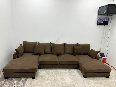 Looks like new condition the one brand Kingston Ushape sofa