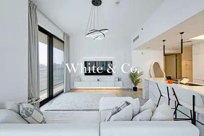 Vacant | Sunset Views | Spacious Layout