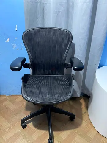 Herman Miller Aeron size B fully loaded