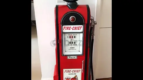 Vintage Wayne Fire-Chief Gas Pump Replica (Red) - Decorative Collectible