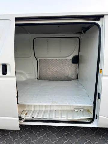 2013 Toyota HIACE 照片 8
