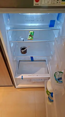 Medium-sized refrigerator in new condition