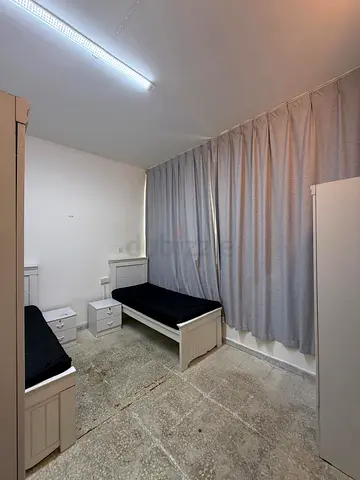 FULLY FURNISHED PARTITION AVAILABLE FOR SIGLE OR COUPLE FOR INDIAN, PAKISTANI OR SRI LANKAN