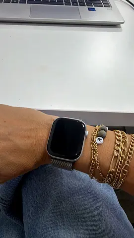apple watch ⌚️ 
Series 10
42mm
Aluminum 
With charge cable