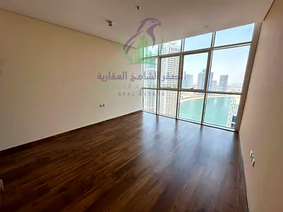 شقة ثلاث غرف وصالة فاخرة في التعاون للايجار السنوي داخل برج خمس نجوم تصميم فندقي اثنان باركينج جيم مسبح ارضيات باركيه