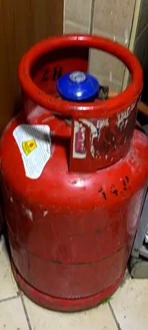 Used Red LPG Gas Cylinder – Standard Small Size