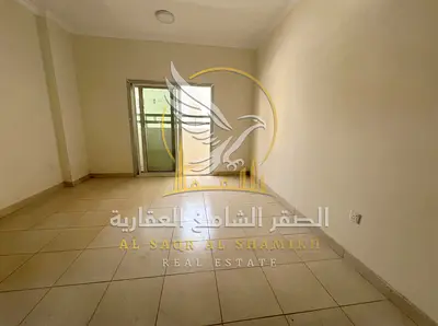 غرفه وصالة منطقه القليعه الشارقه اول ساكن بلكون اطلاله مفتوحه تكييف مركزي صيانه مجانيه باركن رملي متوفر قريب من محطه بترول ادنوك