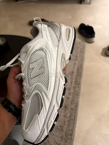 White New Balance men's sneakers -530