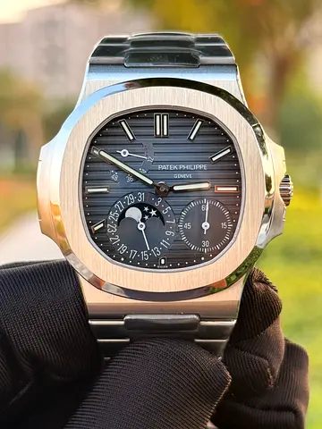 Patek Philippe Nautilus 5712