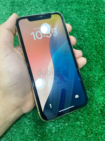 iPhone Xr 128 GB battery health 100