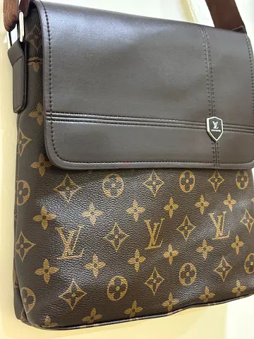 Louis Vuitton messenger bag for men OFFER !