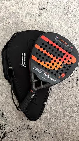 Bullpadel Vertex 2 Padel Racket with Carry Case - Good Condition- limited edition
