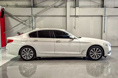 صورة 4 لـ 2019 BMW 5-SERIES
