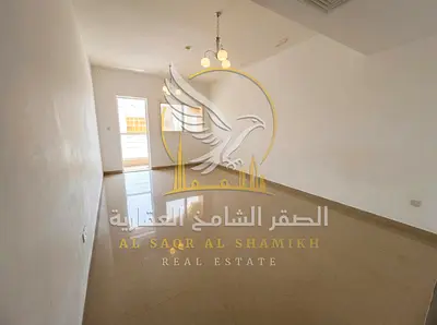 اطلالة بحرية شقة غرفة وصالة للإيجار في القليعة الشارقة أول ساكن بإطلالة بحرية و2 بلكونة باركن فري بناية حديثة