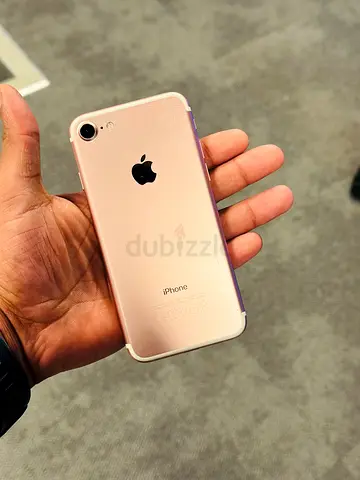 iPhone 7 in Rose Gold 128 gb - Good Condition with Case 100% health