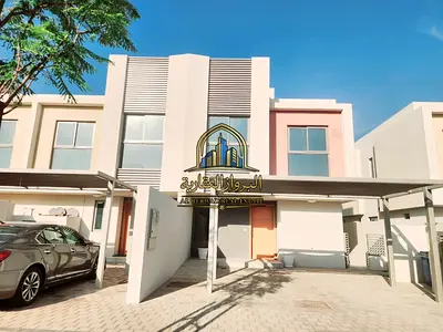 Premium 3BR Townhouse | Large Lawn + Maidroom | 135k