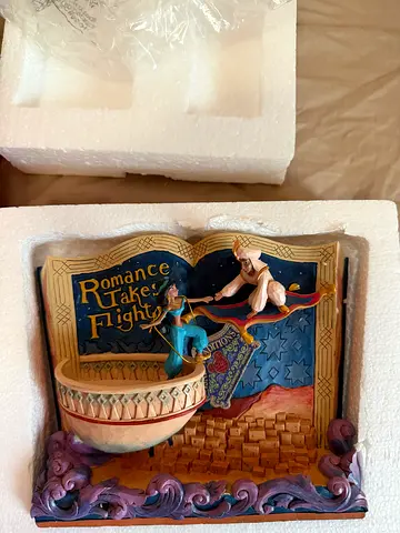 Disney Traditions by Jim Shore “Romance Takes Flight” – Aladdin & Jasmine Storybook