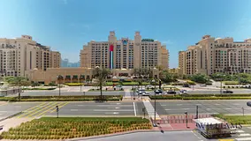 CLOSE TO THE MALL | 2 BEDS + MAIDS | VOT