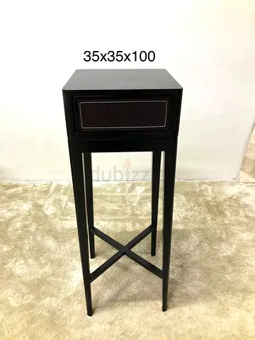 Black tall side table (35x35x100 cm)