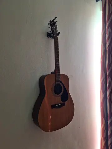 Yamaha F310 Acoustic Guitar