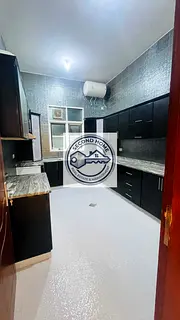 04 bedroom hall + maidroom with private yard.
