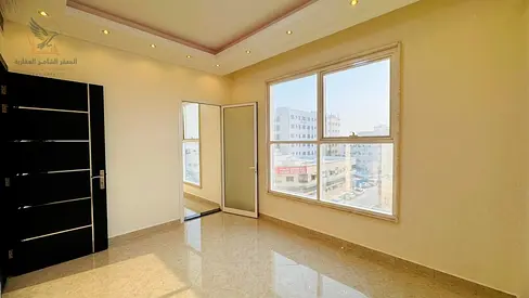 Second-tenant 2BR with private parking, near Dubai exit, opposite Emirates Markets, close to Nesto & Saudi German Hospital. Great price, flexible paym