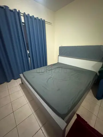 King size bed