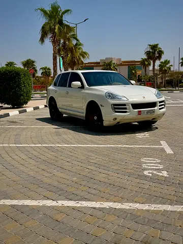 Porsche Cayenne 2010 | GCC Specs | Well Maintained