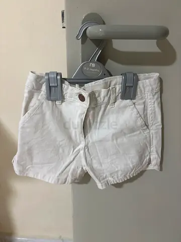 White shorts - comfortable cotton, size small (pre-owned)