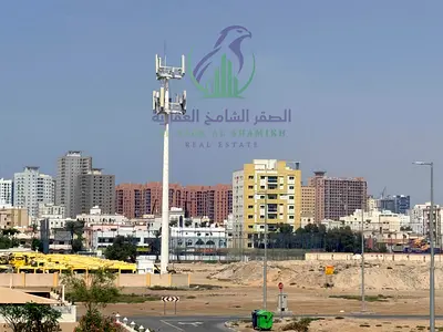 فيلا فاخرة جديدة بالكامل للإيجار أول ساكن تضم خمس غرف نوم ماستر وحديقة واسعة معباركن خاصة وتصميمات داخلية راقية