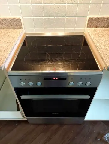 Scimense Electric 4 Burner Stove – Excellent Condition