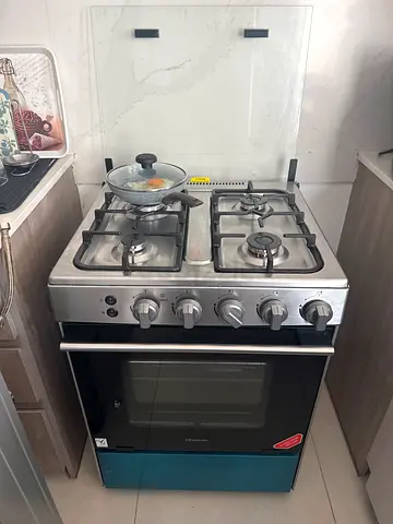 Stainless Steel 4-Burner Gas Cooker with Oven - Very Good Working Condition