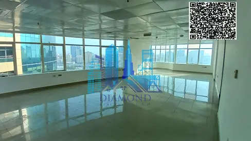 متوفرمكتب خالي للبيع نقدا مساحه كبيره اطلاله مفتوحه بأبراج الهورايزون برج الاعمال D امارة عجمان .