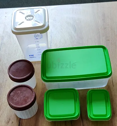 Kitchen plastic containers
