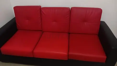 Black and Red 3-Seater Leather Sofa in Good Condition