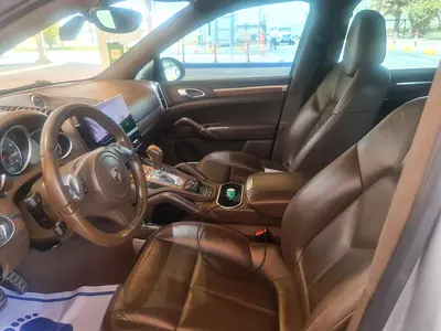 2011 Porsche CAYENNE 缩略图 9
